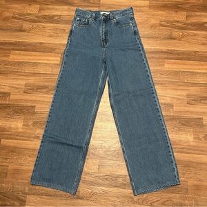 Levi’s High Loose Jeans in Medium Wash